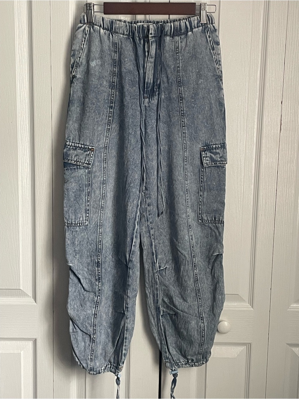 Kensie Light Wash Denim High Waisted Drawstring Parchute Pants, Size 2/26